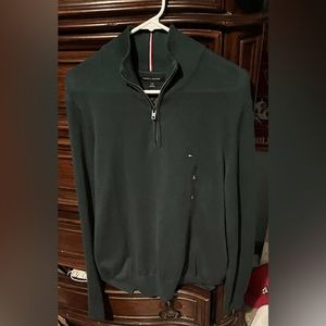Brand new Mens large green Tommy Hilfiger long sleeve 1/4 zip pullover sweater!